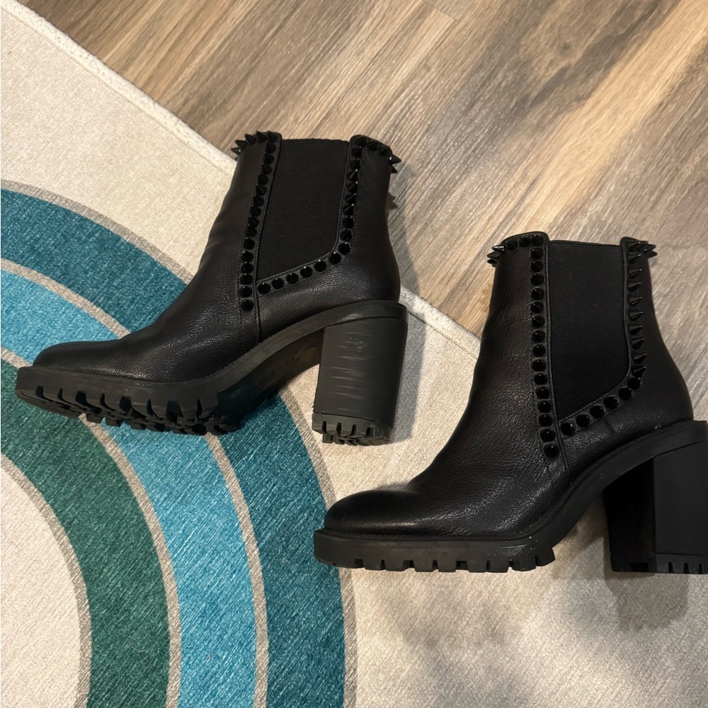 Jessica Simpson Black Ankle Boots with Chunky Heel